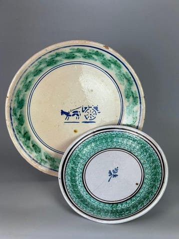 Schotel (2) - Coppia di piatti maiolica siciliana spugnata -, Antiek en Kunst