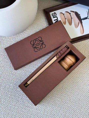 Loewe - Draaitol Loewe wooden spinning top - 2020+ - Spanje