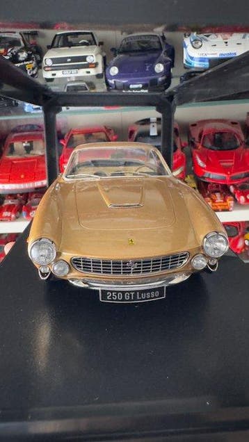 KK-Scale 1:18 - Modelauto - Ferrari 250 GT Lusso (1962), Nieuw