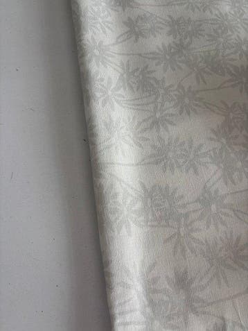 Stofsnede voor meubelstoffering, ontwerp FIORE STILIZZATO,