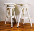 Kruk - Hout - Set van twee vintage houten krukken