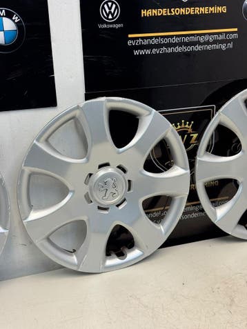 Org. Wieldoppen set 14 inch Peugeot 107 art.42602-0H050, Gebruikt