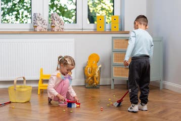 Klein Toys Vileda 4-delige speelgoedschoonmaakset -, Ophalen of Verzenden, Zo goed als nieuw