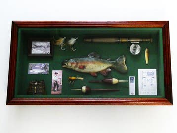Vitrine - Een fraai vitrinekastje / shadow box met decoratie