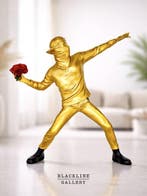 The BlackLine Gallery - Beeldje - Flower Thrower - 23cm -