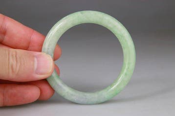 Chinees armband - appelgroene kleur - Pierre beeldhouwde