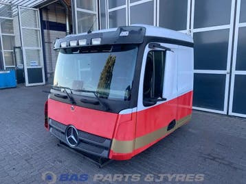 Mercedes Actros MP4 ClassicSpace L-cab L2H1 A 000 600 01 01, Ophalen, Gebruikt, Mercedes-Benz, Overige Auto-onderdelen