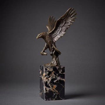 Beeld, Exclusief sculptuur van een arend 35.5 cm / 3.3 kg -