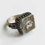 Zijderoute, West-Azië Zilver Ring met stier en inscripties, Antiek en Kunst