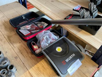 Online veiling: Würth, oplaadbare LED werklamp 10W incl. 2, Gebruikt