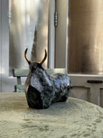 sculptuur, NO RESERVE PRICE - Sculpture of an abstract bull