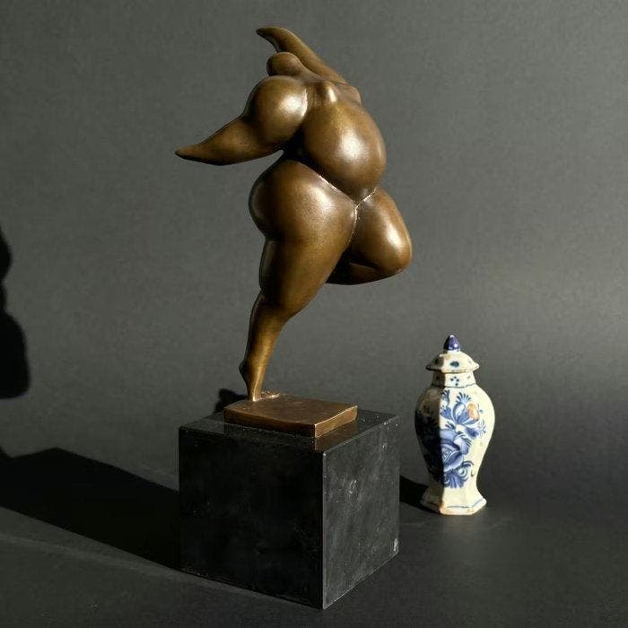 Beeld, Bronzen Dansende Figuur — stijl van Milo - 27 cm -, Antiek en Kunst, Kunst | Designobjecten