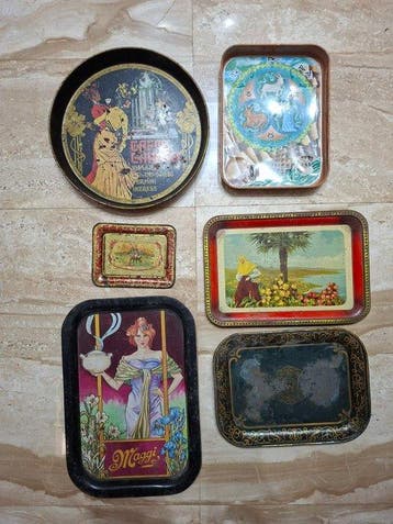 Decoratief dienblad (6) - Italië - 6 vintage dienbladen