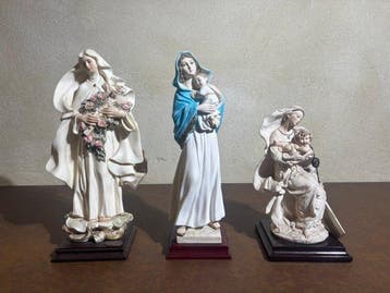 Florence - Giuseppe Armani - sculptuur, 3 madonne - 33 cm -