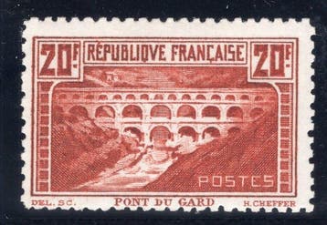 Frankrijk 1930 - Pont du Gard 20f, Zeldzame perforatie 11,, Gestempeld