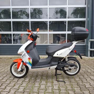 Elektrische snorscooter, Govecs, GO! 2.4, 2013, Fietsen en Brommers, Nieuw
