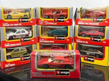 Burago 1:43 - Modelauto (10) - Assortiment de modèles Burago, Hobby en Vrije tijd, Nieuw