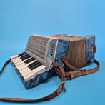 Charmantes Vintage Akkordeon – Blaues Perlmutt-Design für, Nieuw