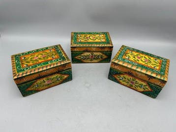 Drie decoratieve kistjes - Kist - Hout