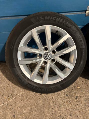Originele Volkswagen Golf 16 inch zomerset, Ophalen, Gebruikt, 16 inch, 205 mm