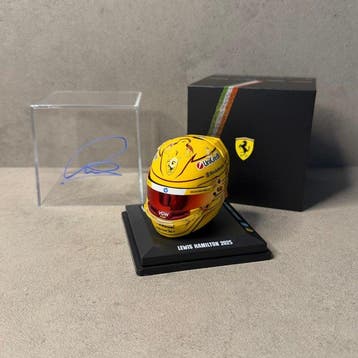 Ferrari - Lewis Hamilton - 2025 Season Livery Helmet - 2025, Verzamelen, Automerken, Motoren en Formule 1, Nieuw
