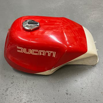 Ducati Mike hailwood replica bevel Tank - Red - White - 0..., Ophalen of Verzenden, Gebruikt