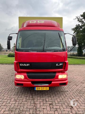 Mooie DAF paardenvrachtwagen! Loopt goed!, Ophalen, Zo goed als nieuw, Hout, 2-paards trailer