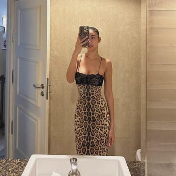 Luxe Leopard Print Jurk met Kant en Pailletten - Feestelijk