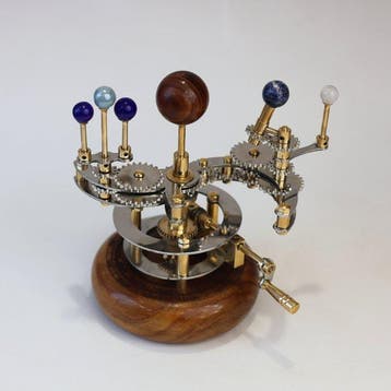 Luxe orrery zonne-stelselmodel met Zon, Aarde, Mars en manen, Antiek en Kunst