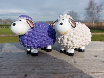 Beeld, set of 2 colorful lambs - 17 cm - polyresin