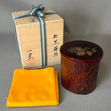 Minowa Issei - Theekistje / doosje - Hout, Lak, maki-e -