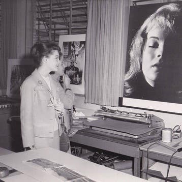 G. Thomas Beyl - Romy Schneider visite les Studios Disney