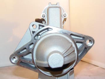 Startmotor 2,2kW Nissan Opel Renault nieuw, Verzenden, Nieuw
