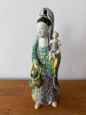 Guanyin met Kind & Vismand (Songzi / Yulan Guanyin) -