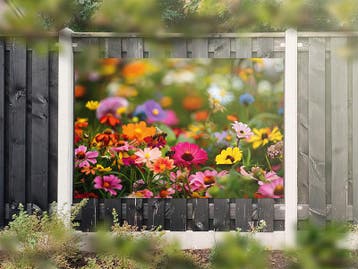 NR 1307: Tuinposter kleurrijke bloemen en bijtje 120x180cm, Nieuw