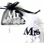 2 Organza zakjes: 1 Mr zwart en 1 Mrs wit, Verzenden, Nieuw, Feestartikel, Geboorte of Huwelijk