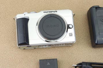 Olympus Pen E-PL1 + Accessoires Spiegelloze camera, Nieuw