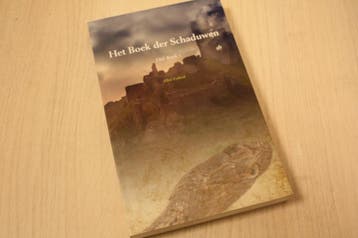 9789402105636 Verbeek, Ellen - Het boek der schaduwen, Nieuw