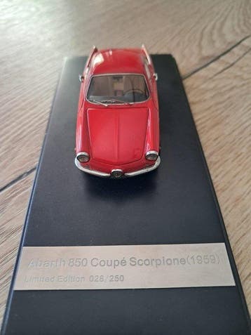 Lux B 1:43 - Modelauto - Abarth 850 Coupé Scorpione Allemano, Nieuw