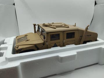 Exoto 1:18 - Modelauto - Hummer H1 Military Police, Nieuw