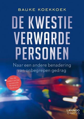 9789401462334 De kwestie verwarde personen | Tweedehands, Verzenden, Zo goed als nieuw, Bauke Koekkoek