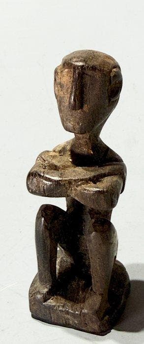 Prachtig uitgehouwen ceremoniële kom met geestfiguur Sentani, Antiek en Kunst