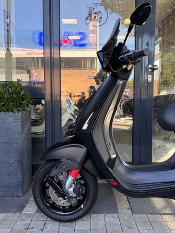 Vespa Sprint IGET E5 brom | 1700km! | BTWer | garantie, Overige modellen, Maximaal 45 km/u, Ophalen of Verzenden, Zo goed als nieuw