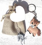 Jute zakje+hoefijzer gelukspoppetje+2 armbanden/elastieken, Ophalen of Verzenden, Nieuw, Overige soorten