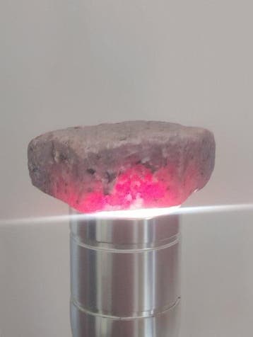 Robijn Ruw - Hoogte: 5.5 cm - Breedte: 5.5 cm- 134 g - (1)
