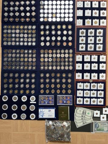 Wereld. Lot de 320 monnaies du Monde dont 25 argent, Or