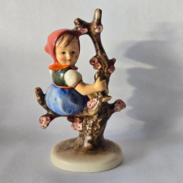 Goebel - Beeldje - Hummel 141 3/0 - Apple Tree Girl - TMK3 -