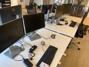 Online veiling: Dell, 2 dockingstation met 4 monitoren en, Computers en Software, Overige Computers en Software, Nieuw
