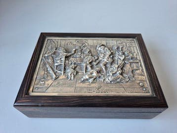 H. Hooijkaas - Kist - Hout, Verzilverd, Vilt - Kistje, Antiek en Kunst