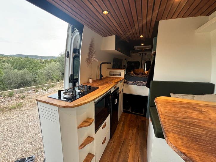 Adonis Vans – Custom Campers op Maat, Caravans en Kamperen, Campers
